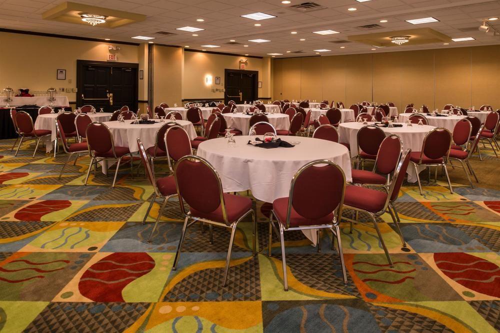 Ramada Plaza Rochester Airport Extérieur photo