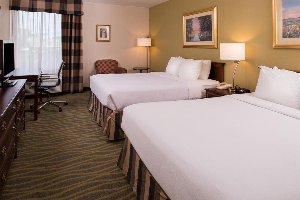 Ramada Plaza Rochester Airport Extérieur photo
