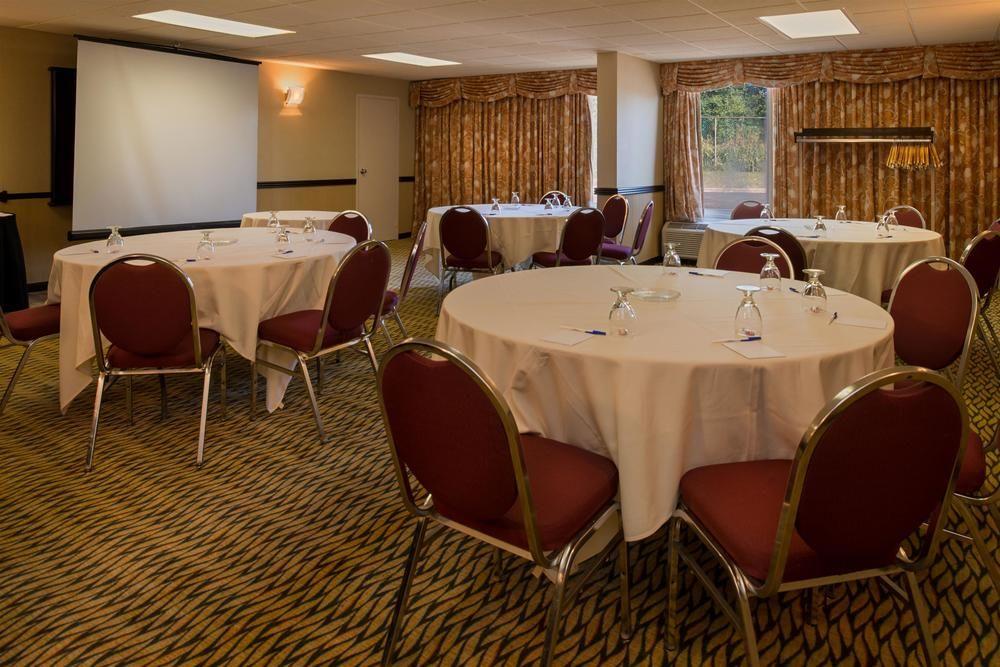 Ramada Plaza Rochester Airport Extérieur photo