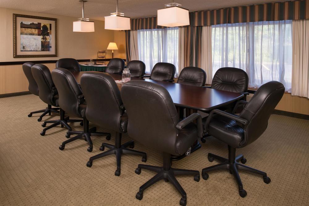 Ramada Plaza Rochester Airport Extérieur photo