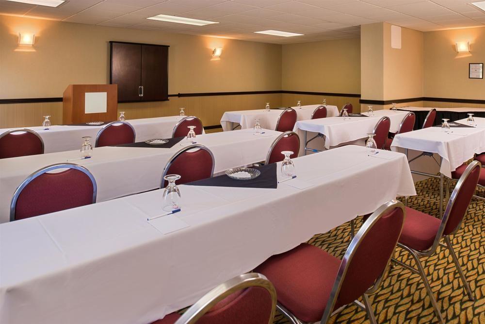 Ramada Plaza Rochester Airport Extérieur photo
