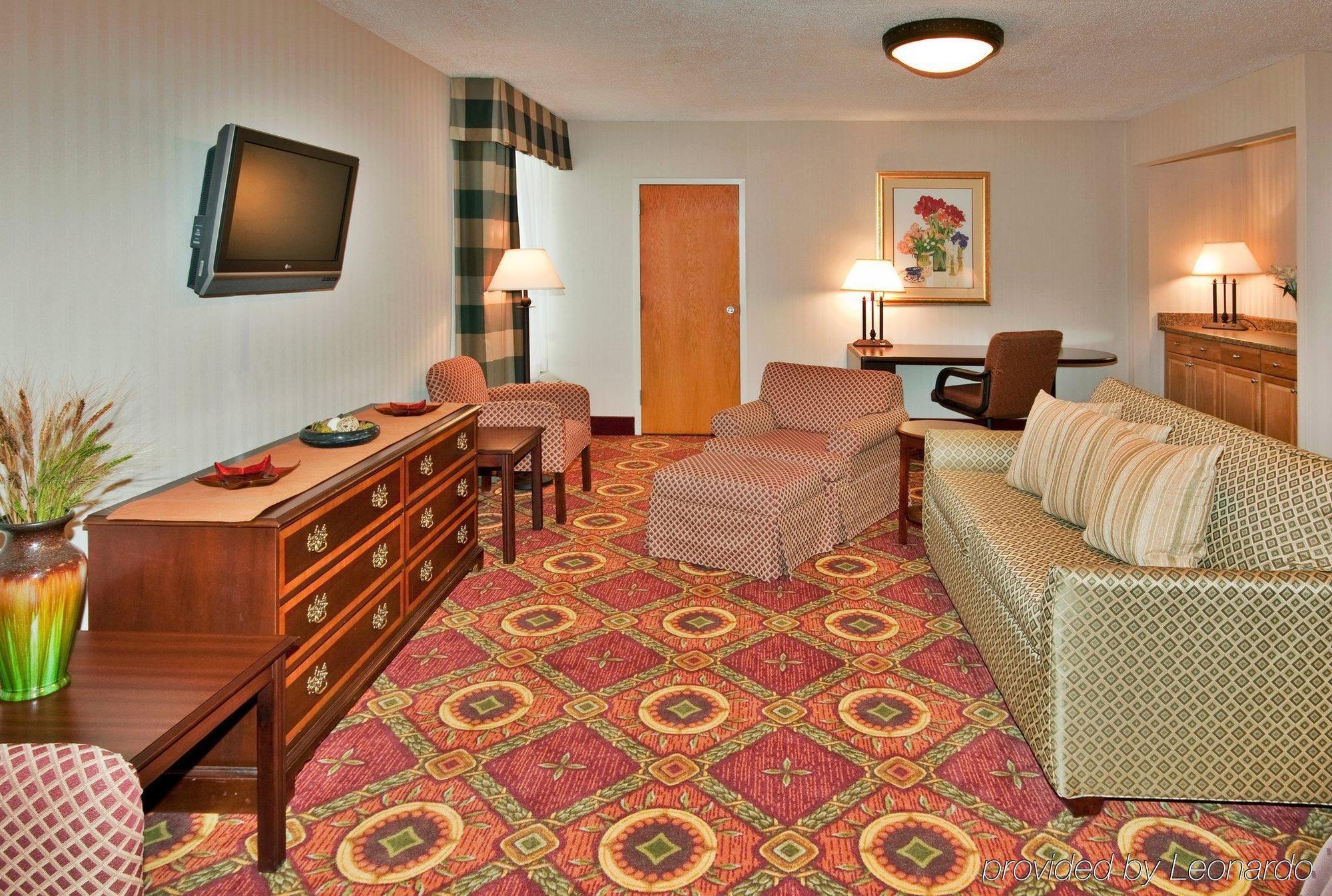 Ramada Plaza Rochester Airport Extérieur photo