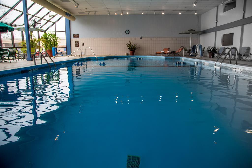 Ramada Plaza Rochester Airport Extérieur photo