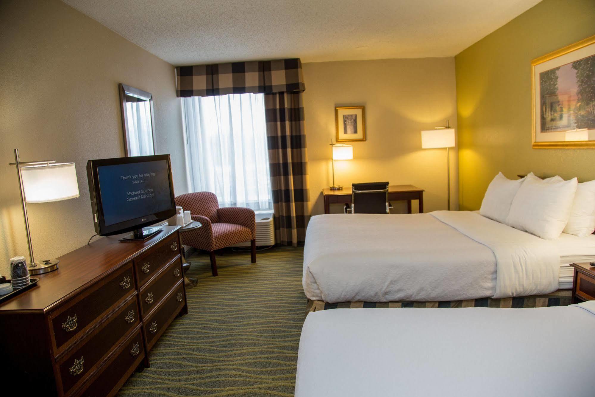 Ramada Plaza Rochester Airport Extérieur photo
